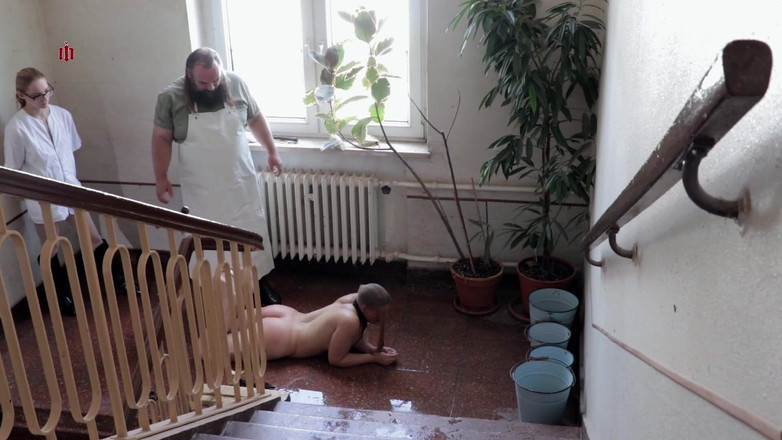 Inquisition and prison world: Испытания на выносливость — ленивая уборщица Андреа вынуждена усердно тренироваться