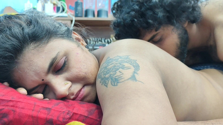 Vaishnavysharunraj: Scopata notturna calda moglie troia indiana con marito e figa...