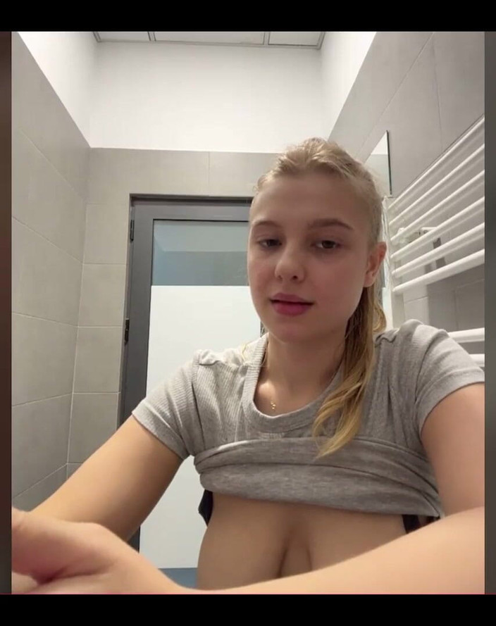 JuiceLussie: Creampie kundička. Stříkání a prstění