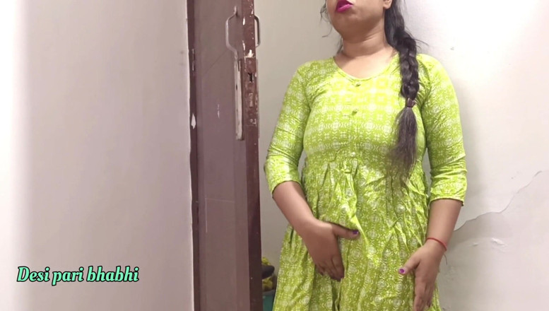Desi Pari Bhabhi: Stiefschwester muschi hart von ihrem stiefbruster gefickt, sie trägt eine...