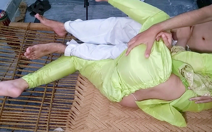 SuperIndian456: Duro puta india recién casada engaña a su marido y...