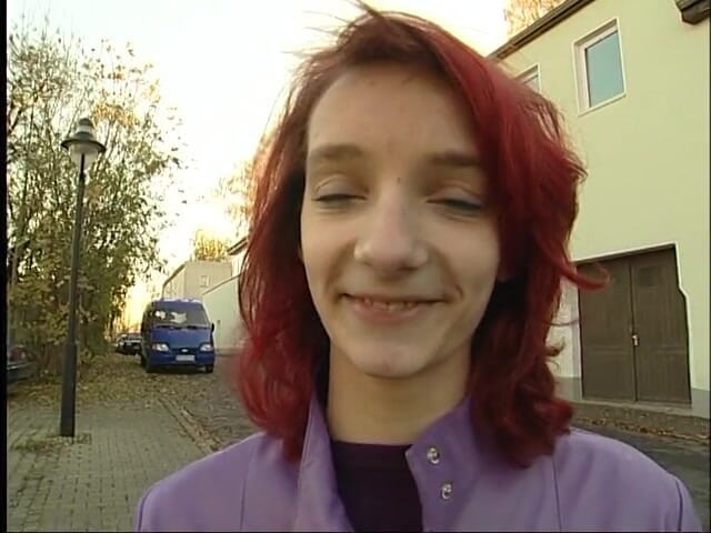 Dirty Teeny: 캐스팅에서 오지는 펠라를 해주는 작은 젖탱이의 빨간 머리 십대