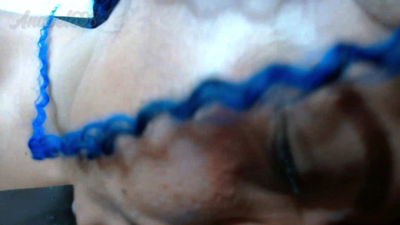 anabel693: Der weiße Schwanz kommt, um meinen Hals zu ficken, saugt...