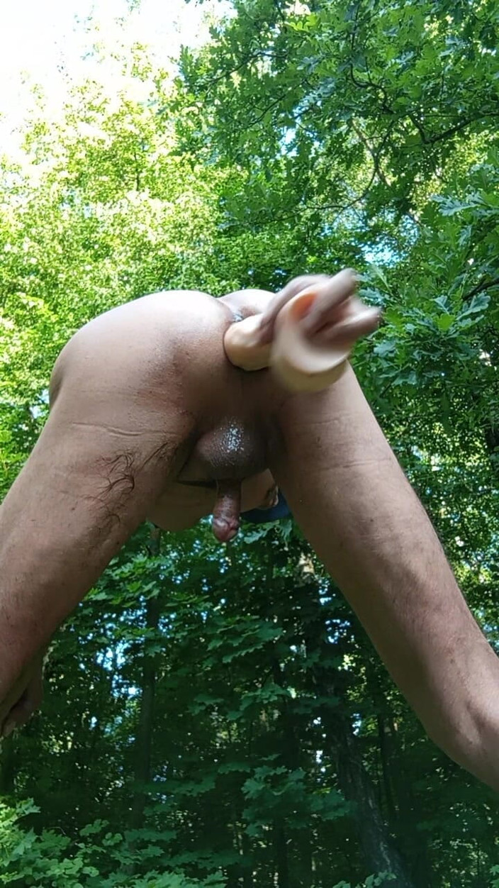 MaxonFF: My Ass Cums and My Dick Squirts