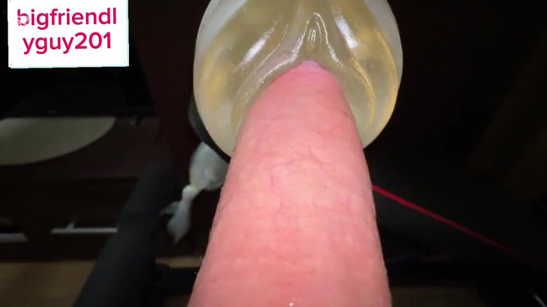 Bigbadfriendlyguy: Adam edepsiz konuşma ve yoğun orgazmla dölleyene kadar Fleshlight'ı sikerken...