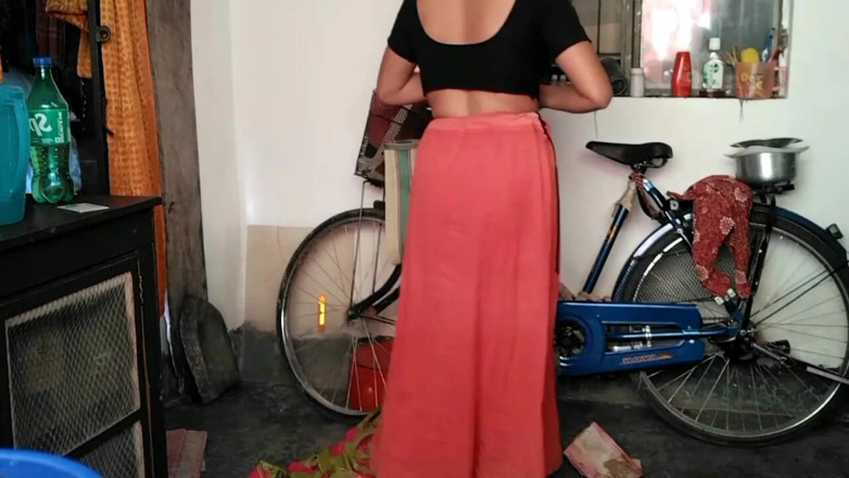 Fantacycutting: When Village Bhabhi Was Alone in the House, Neighbor Brother-in-law...