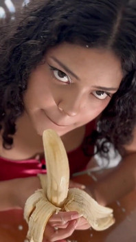 Ashley Amber: Mi Nueva Obsesión - Mira Lo Que Hace Con Esta Banana