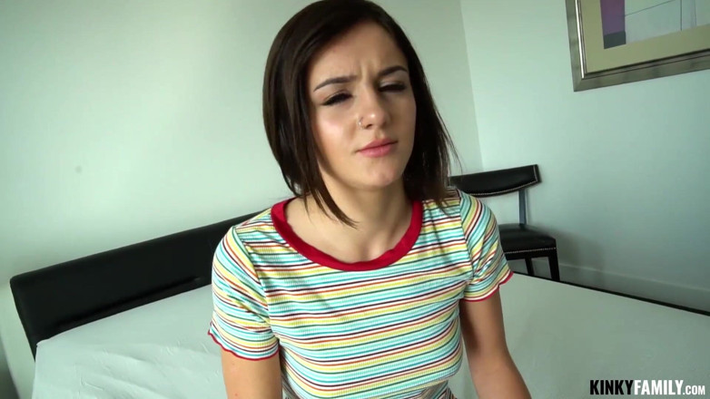 Kinky Family: Cash got me fucking my stepsis