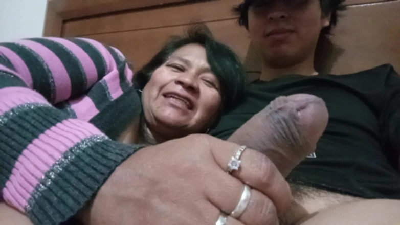 Moo DBOXXX: मेरी सौतेली मम्मी अपना दूध ठीक करना चाहती है, उसे मेरी लत लग गई, अब वह हर दिन सेक्स चाहती है, उसका पति काम कर रहा है