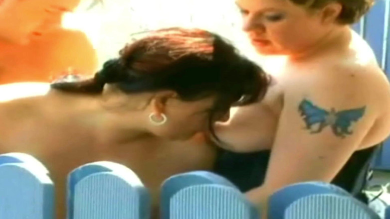 Filles Francaises: Gordinhas francesas fodidas juntas em sexo a três