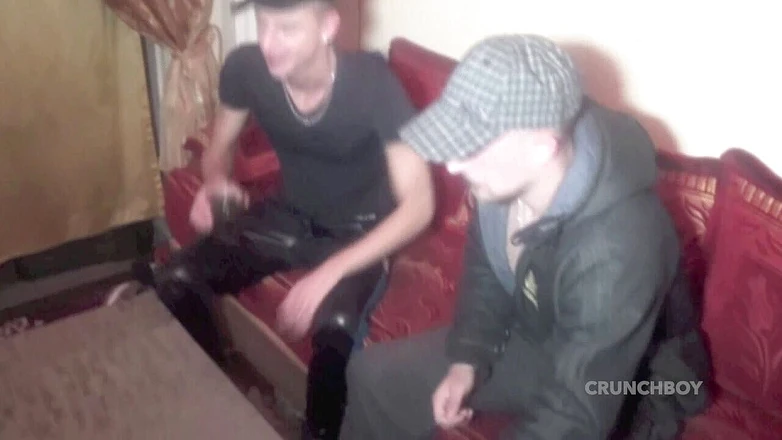 Crunch Boy: ragazzo etero scopato da un cazzo arabo xxl