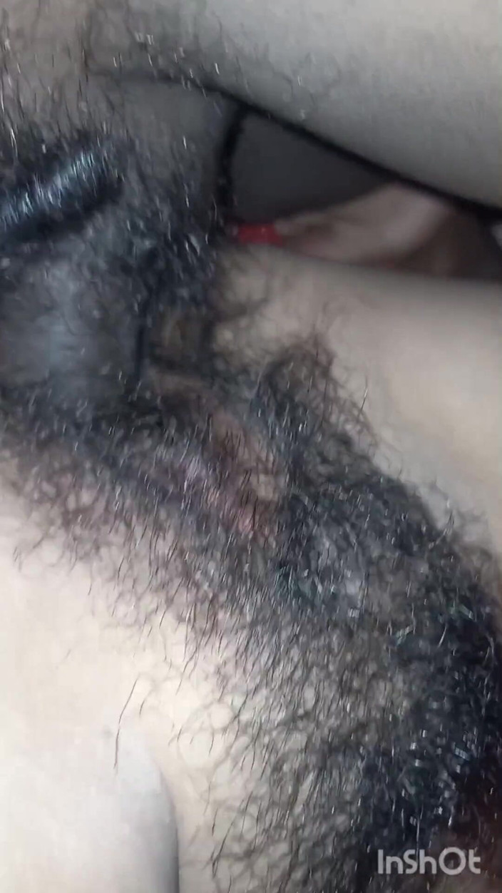 Pede: Uma linda garota fazendo sexo pela primeira vez no meu...