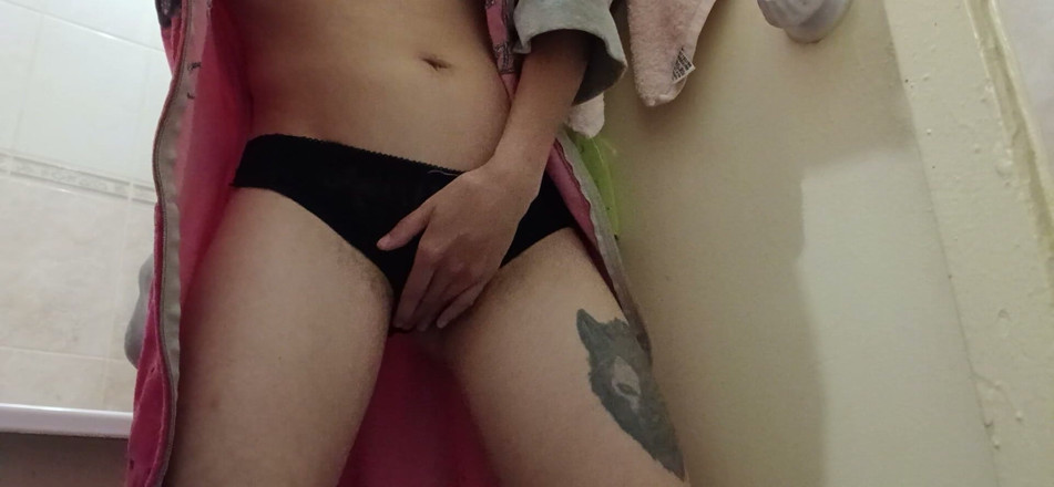 Lesbian-illusion: I Jerk off Fast so I Can Cum Quicker and...