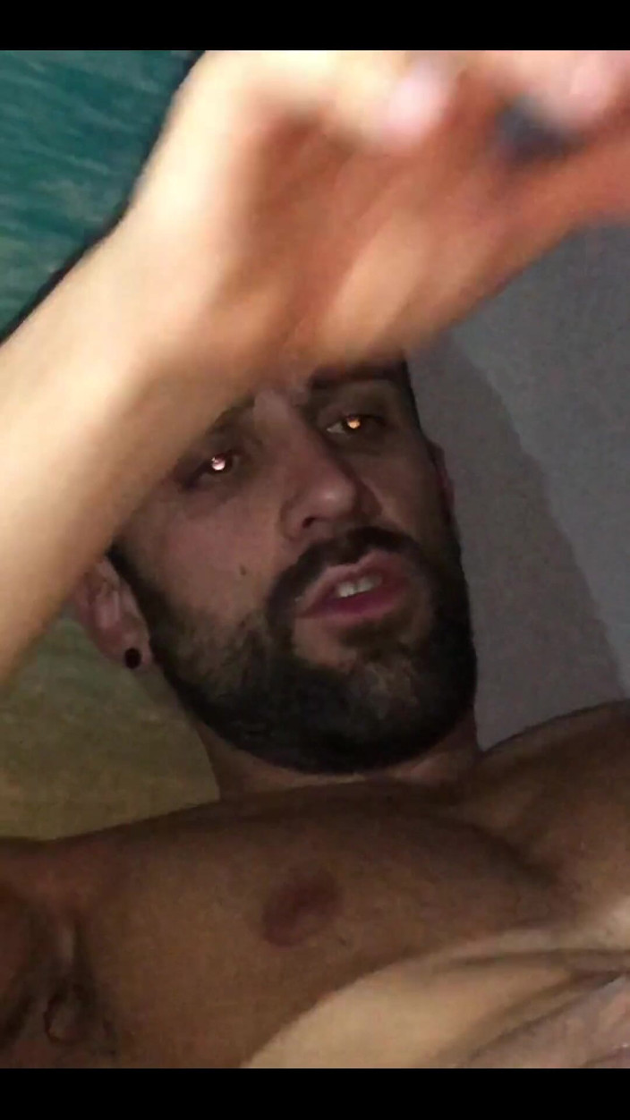 Zeus Ray: Arkadaşım Göt Deliğimi Sikiyor