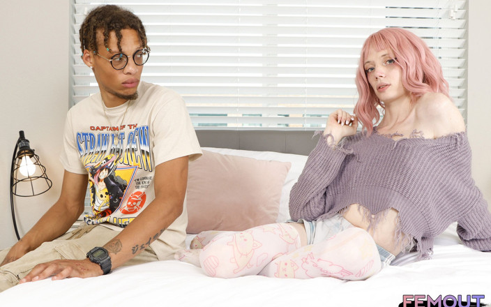 Femout xxx: Femout lewdy booty pertama kali
