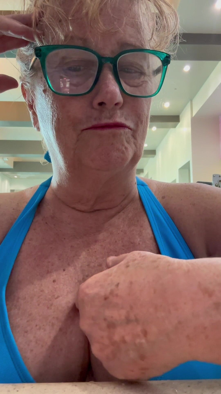 Big Ass 4 U: Pooltime Titties