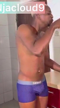 Zum ersten mal fickte ich mein baby, stiefvater in der küche