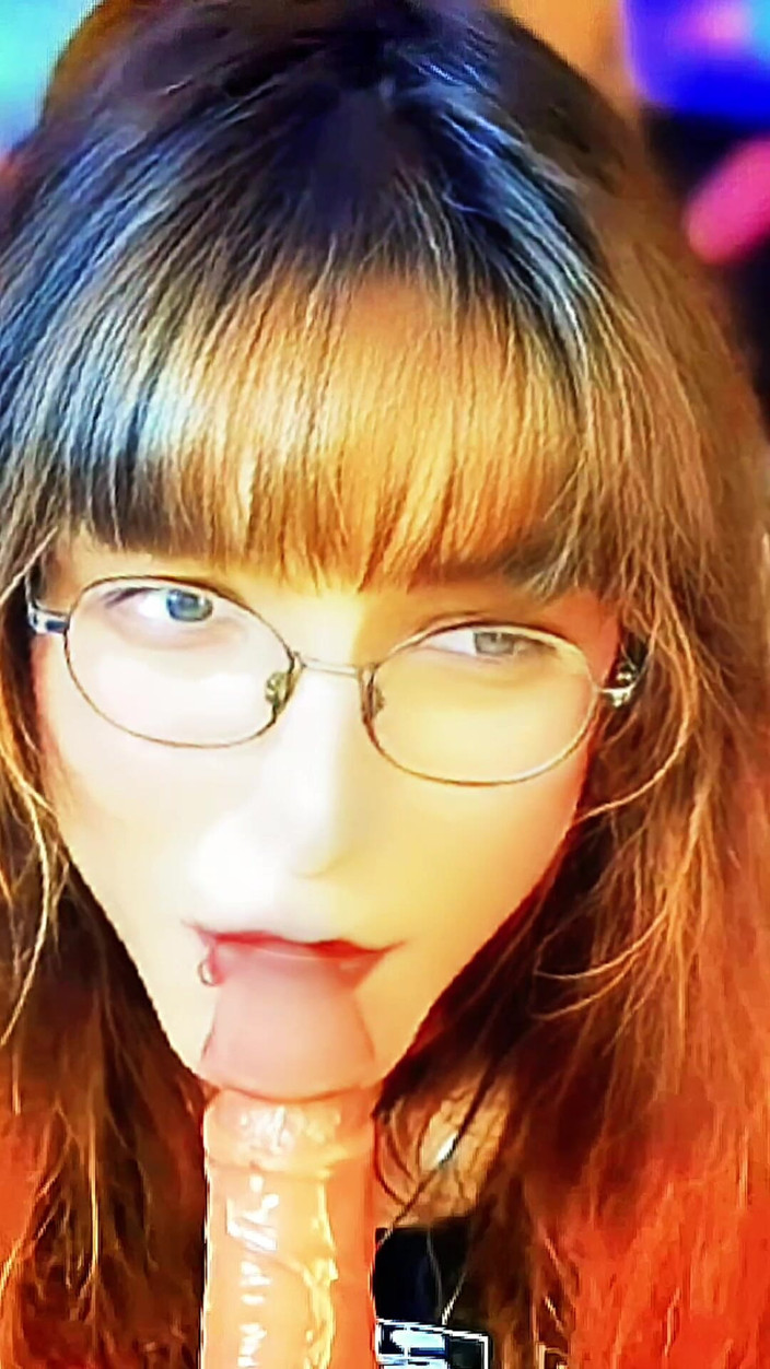 Bella Roar: Această fată transsexuală este cea mai drăguță muistă din toate...