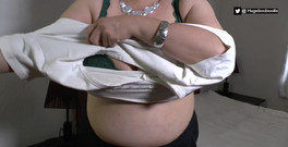 hugeboobswife: Прыжки до падения из топа свое время прыгать и подпрыгивать это огромные сиськи, получить головокружение с этим движения.