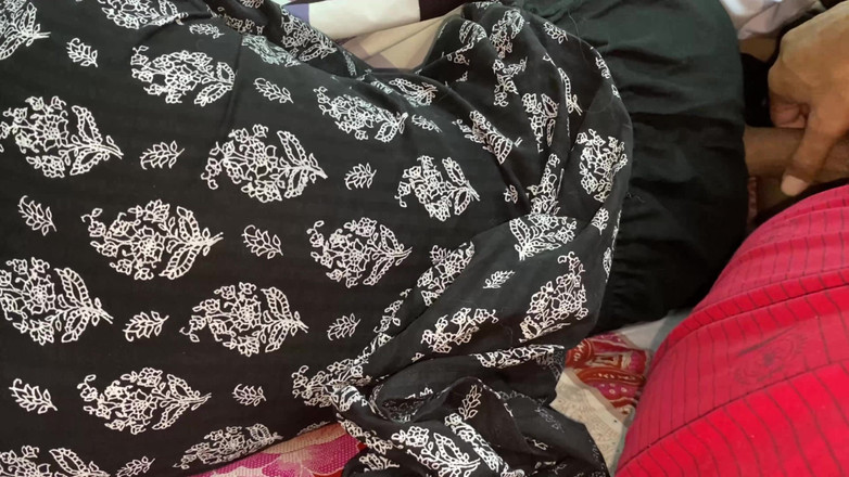 Desifilmy45: Поделил постель с пенджабхской бхабхи и трахнул ее большую задницу