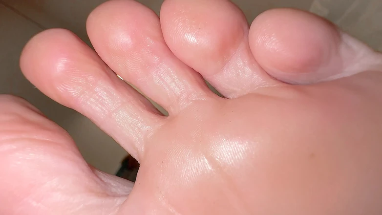 Gigi oficial: The Most Cute and Beautiful Feet Ever Get Massage in...