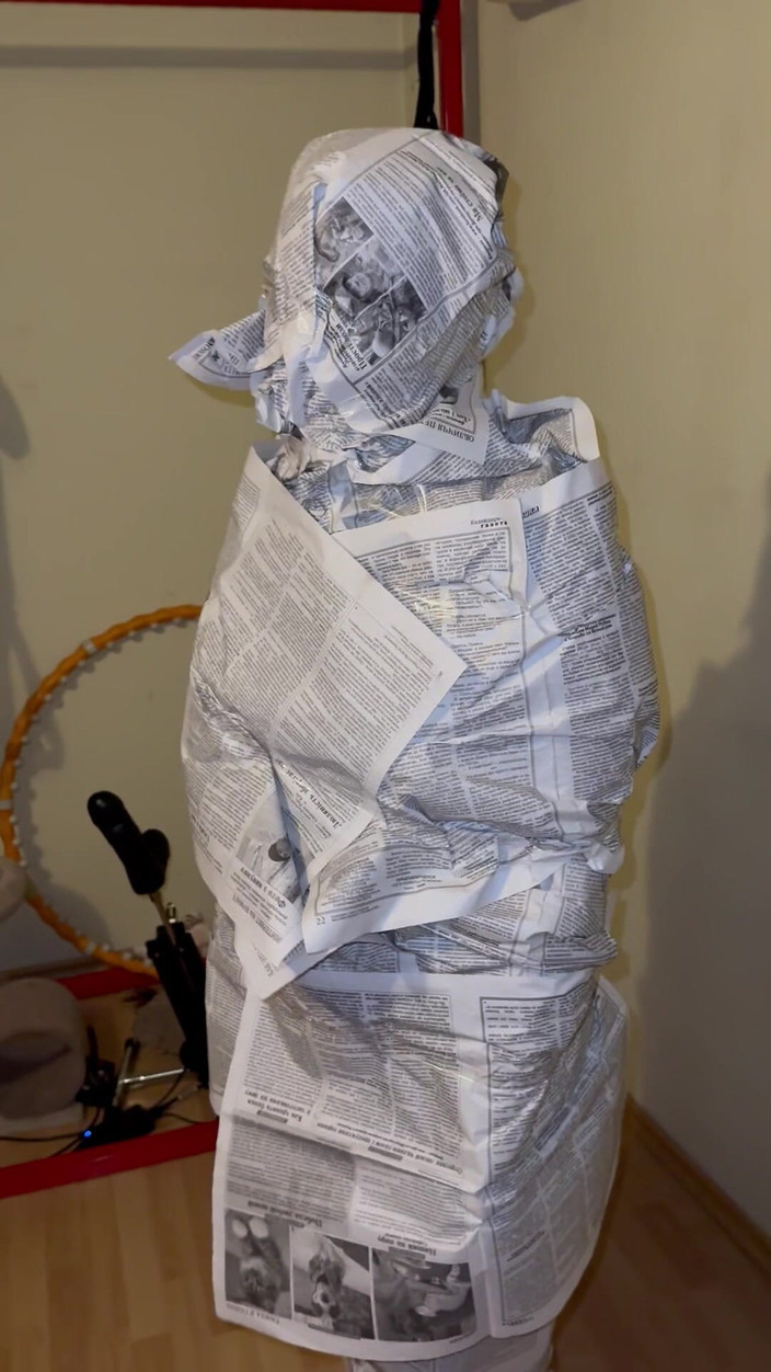 Elena917: Fetish akhbar - memusnahkan saya di akhbar