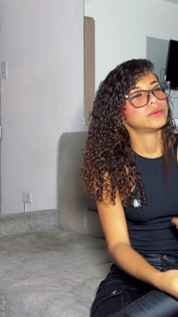 Gadis kolej Colombia yang cantik mendapat casting pornografi pertamanya dengan seorang lelaki yang mempunyai zakar besar