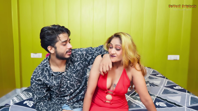 VelvetX Original: Un nouveau couple indien baise