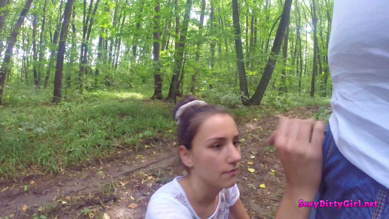Sexy Dirty Girl: I suck his cock in the woods
