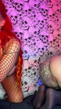 2 con điếm Vampy làm cạn kiệt nhiều con cu: Gloryhole Edition