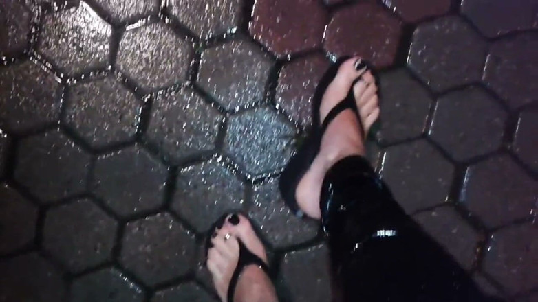 Heelex: Wet Feet