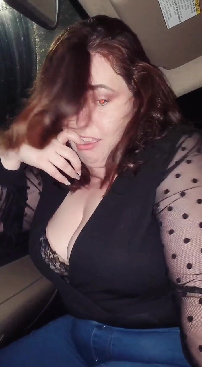 KinkyKatie: 在车里达到高潮的第2部分