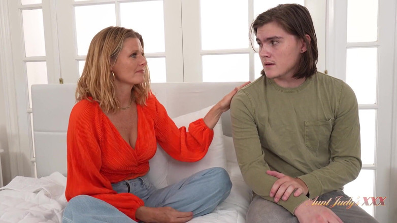 Aunt Judy's XXX: AuntJudysXXX - 50yo Mature Stepmom Reya Lovenlight Lets Her Stepson Pay His...