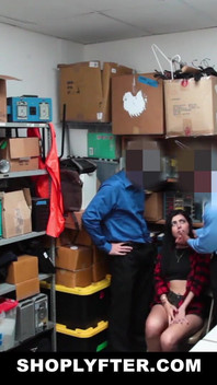 Velká krádež Audrey Royal chycena a potrestána ochrankou