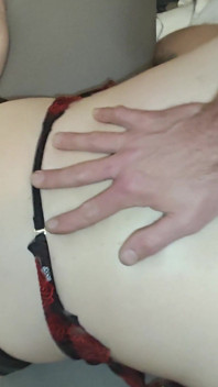 Trappola femminuccia asiatica americana con trappola sborrata in gola scopata anale a pecorina senza preservativo creampie gape da un cazzo enorme nel manica p2