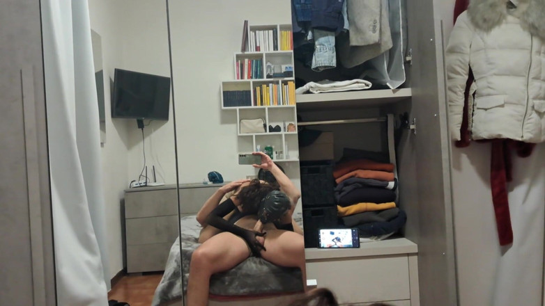 LauraOnHeels: MILF Prende Un Cazzo in Bocca Al Contrario, Vista POV