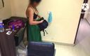 Abhikshasexvideos: Villaggio Priya maami scopata da bhaanja mentre cambia Saree registrazione...