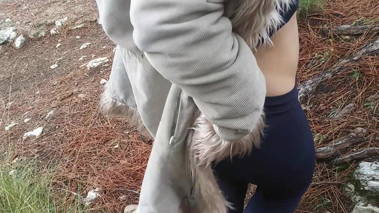 DragonGalaxy11: Big ass brunette sucks and fucks in the woods