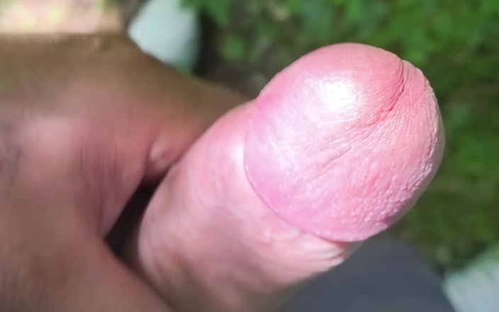 Niko 46200: I jerk off in nature