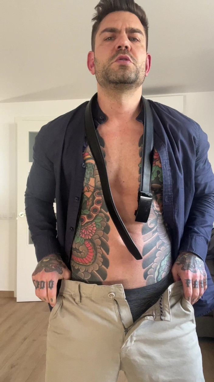 Juan Lucho Gay: ヤング・スパニアンド・ショーズ・オール