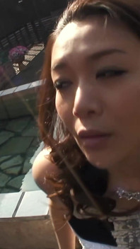 Glamourosa japonesa milf precisa de serviço de sexo quente por paus duros