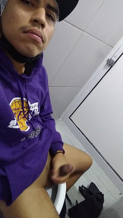 AlexAlejandro13: Beberapa Tarikan Di Kamar Mandi Umum