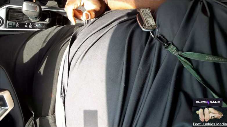 Foot Patrol: Auto-session mit Ninas Kapuze, heiße stinkende größe 10 Sohlen verehren footjob