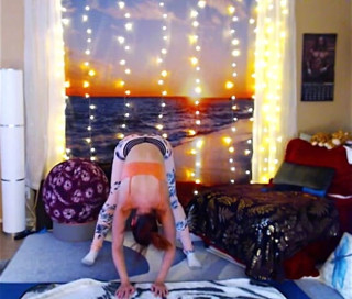 Aurora Willows: Full body yoga
