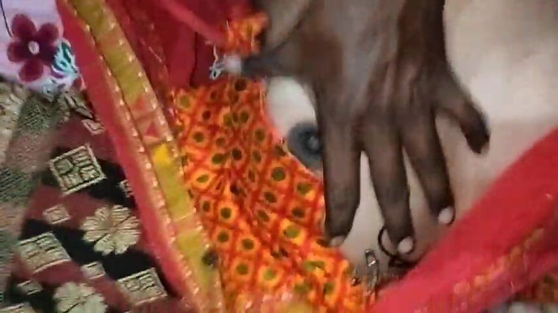 Mava mava: Vdaná žena se svlékla nahá a šukala ji celou noc