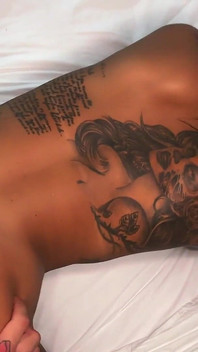 Kolombiyalı Amazon Fitness Sayafit bikinili seni baştan çıkarıyor ve yarağını sikiyor