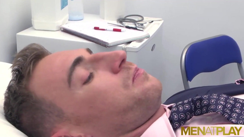 Menat Play: Menatplay suited doctor Mike De Marko seduces Kayden Gray