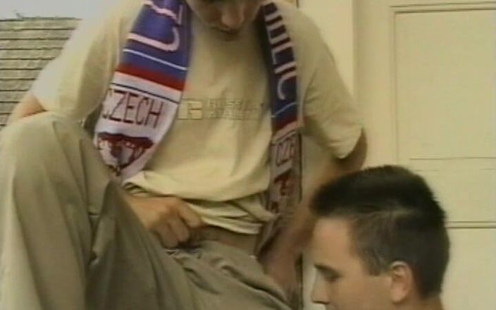 Gay RetroX VHS: Des mecs dans une éruption n ° 7