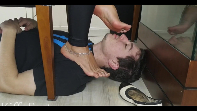 KiffaFeet: 爱脚的奴隶