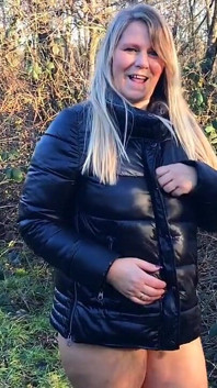 Tlustá bunda v lese, nic jiného